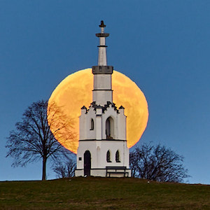 Vollmond Ridmonument